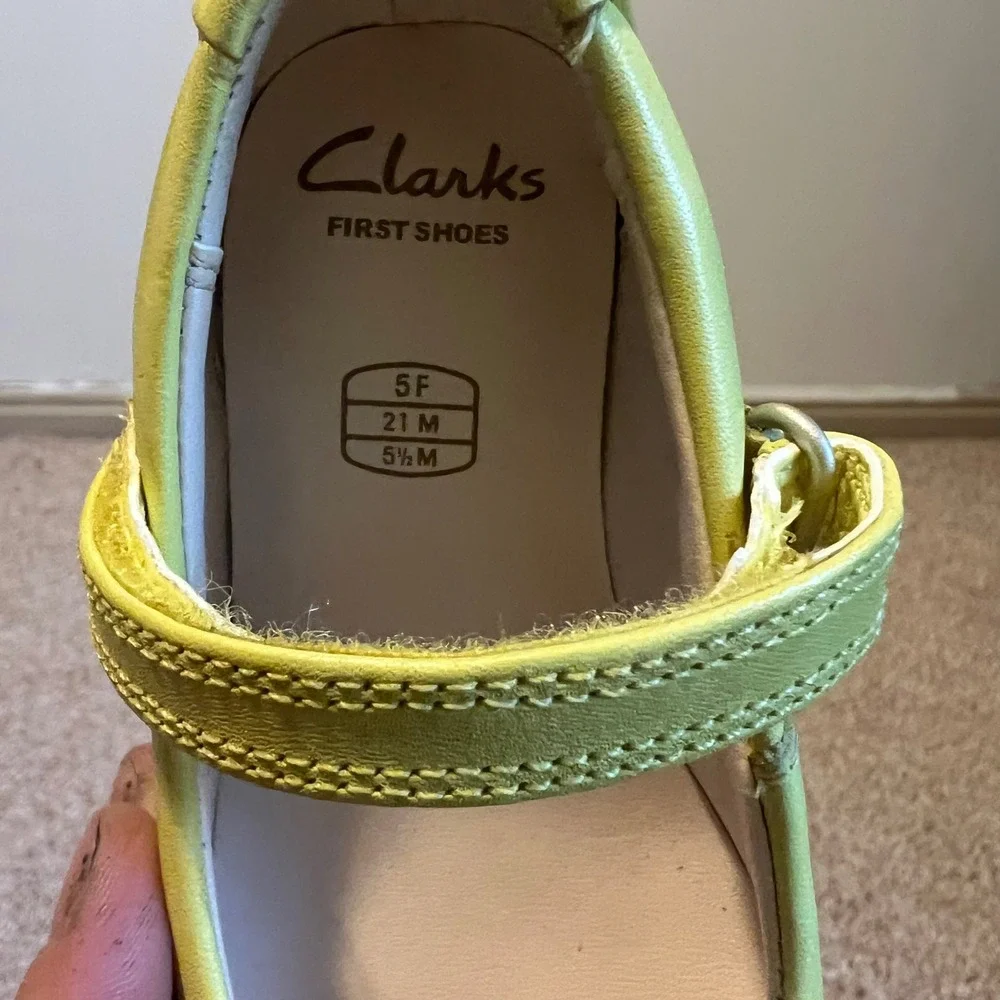 Clarks First Shoes Kids Lime Green Leather Mary Jane Bow Flats Size 5.5 M US